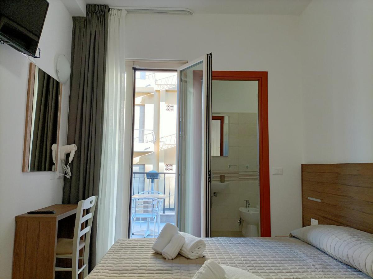 Hotel Bed & Book Rímini Exterior foto